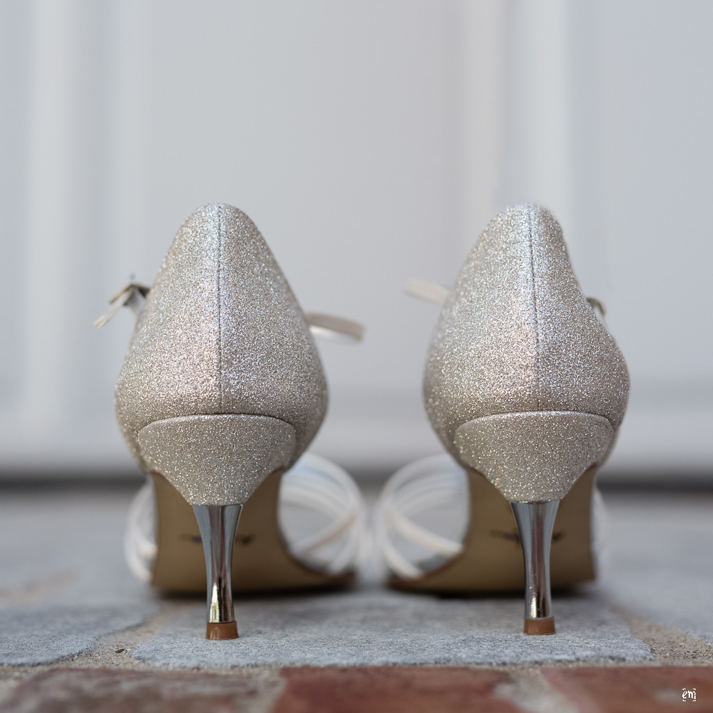 Flowerpower Hochzeit, Haarschmuck Blüten Hippie-Style Gutshof Ladenburg, real wedding Brautschuhe Braut-Schuhe