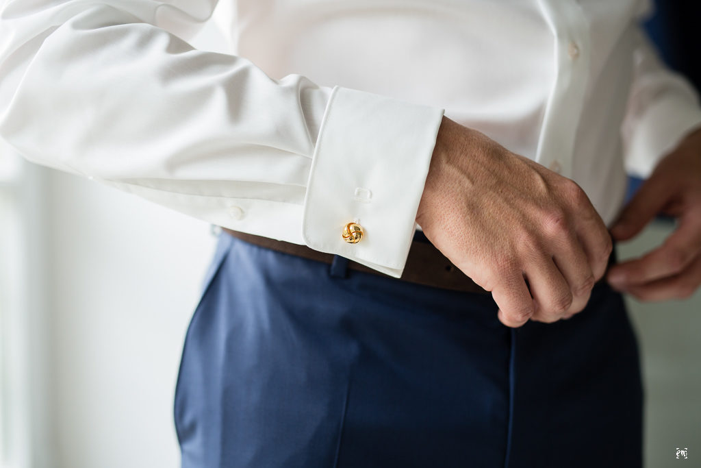 Flowerpower Hochzeit, Haarschmuck Blüten Hippie-Style Gutshof Ladenburg, real wedding cufflings