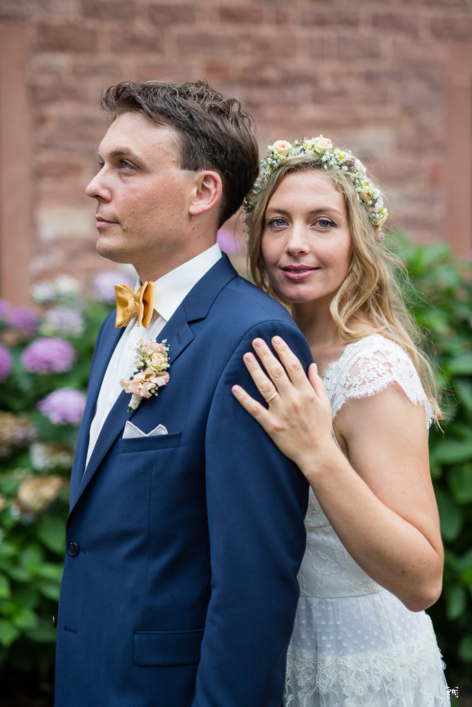 Flowerpower Hochzeit, Haarschmuck Blüten Hippie-Style Gutshof Ladenburg, real wedding