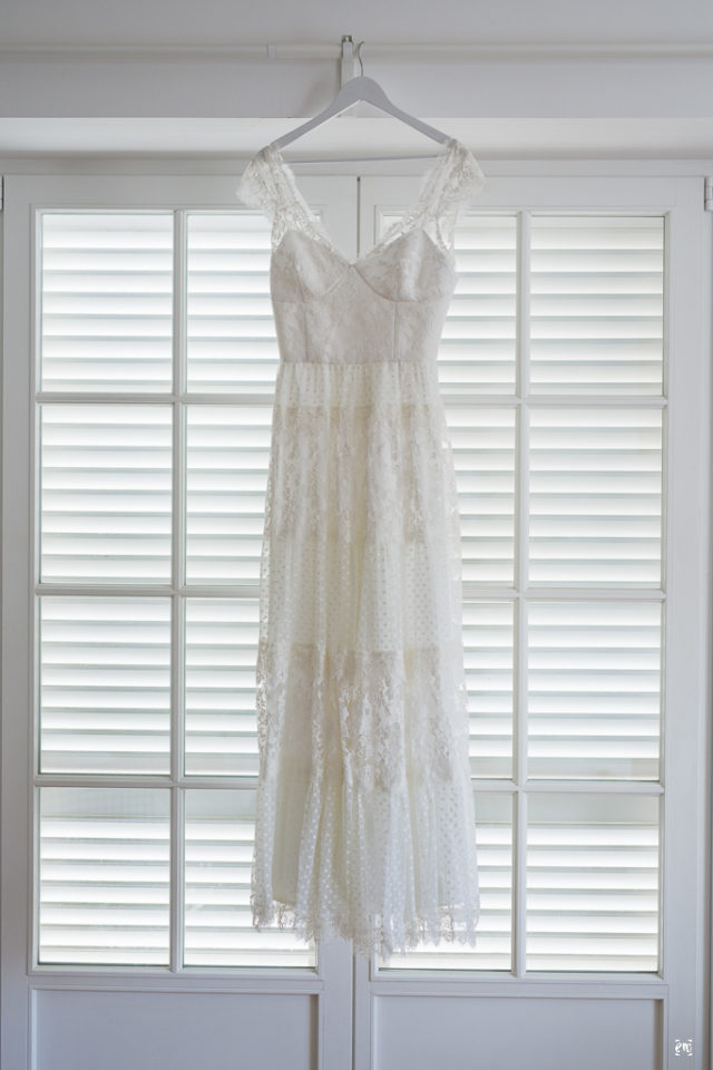 Flowerpower Hochzeit, Haarschmuck Blüten Hippie-Style Gutshof Ladenburg, real wedding Brautkleide Creme Boheme