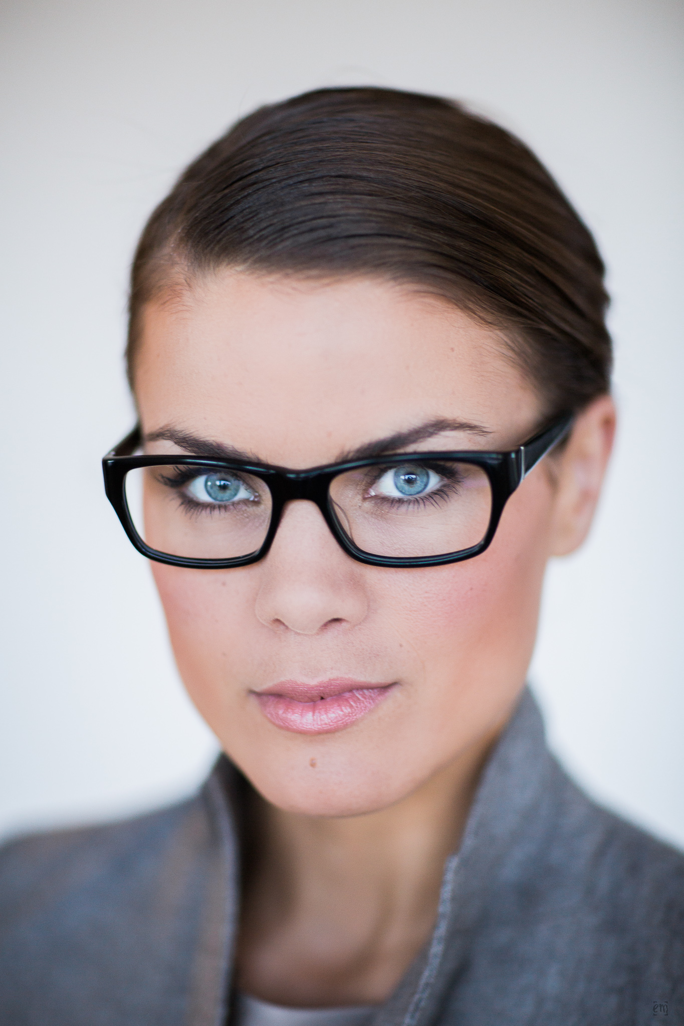 Frauenportrait Portrait Ernst Merkhofer Fotograf Mitarbeiter, Präsentation, Business, Business Portrait, Portraits
