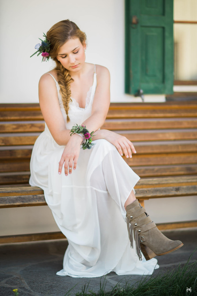 Brautkleid, Mode, Hochzeitsmode, Hochzeit, , Vintage Brautkleider, Styled Shoot, Wilder Kaiser, Vintage-Bohème, Hochzeitskleider, Ernst Merkhofer, Fotograf, Brautkleid Inspiration , Brautkleid, Spitze, Brautstrauss,e