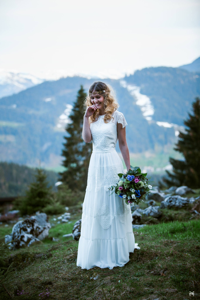 Brautkleid, Mode, Hochzeitsmode, Hochzeit, , Vintage Brautkleider, Styled Shoot, Wilder Kaiser, Vintage-Bohème, Hochzeitskleider, Ernst Merkhofer, Fotograf, Brautkleid Inspiration , Brautkleid, Spitze, Brautstrauss,