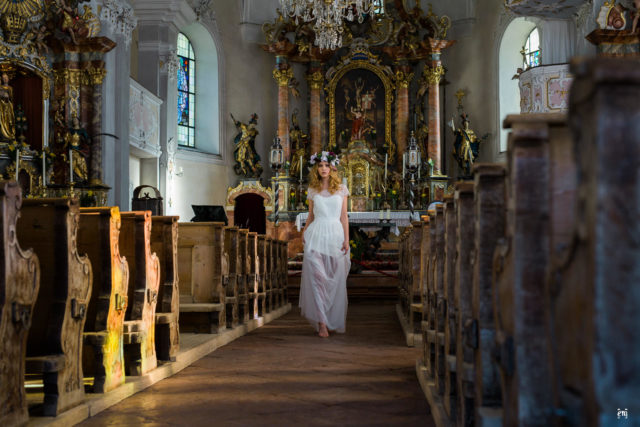 Wildromantisch, Brautkleid, Mode, Hochzeitsmode, Hochzeit, , Vintage Brautkleider, Styled Shoot, Wilder Kaiser, Vintage-Bohème, Hochzeitskleider, Ernst Merkhofer, Fotograf, Brautkleid Inspiration , Brautkleid, Spitze, Brautstrauss,
