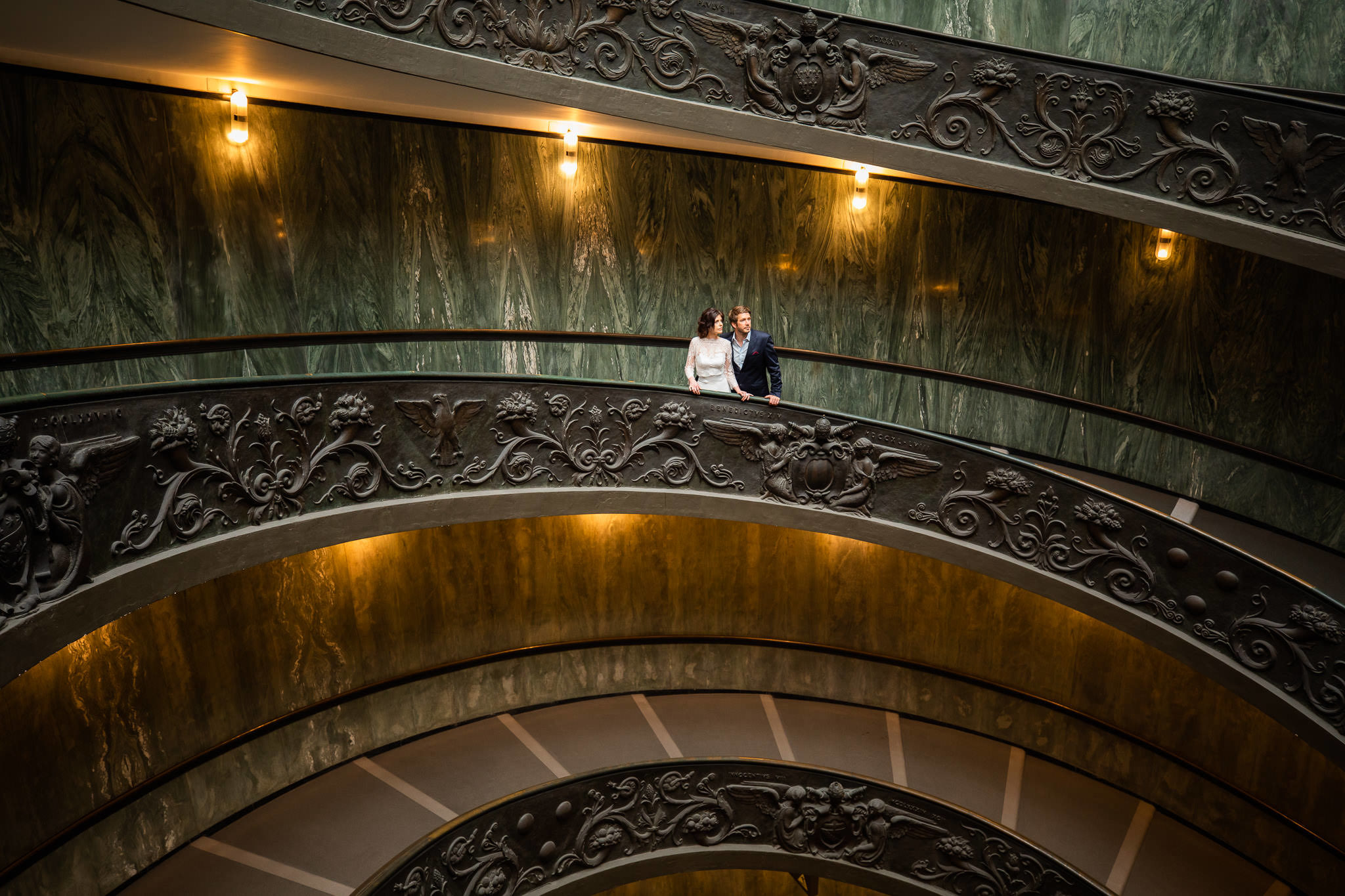 Portfolio, RomAntik, Dolce Vita, Ernst Merkhofer Exclusive, Fotograf, Rom , Exlusive, Signature Shot, Ernst Merkhofer, Pärchen, junges Paar, Foto Session, Photo Shoot, Staircase, Love, Portraits, Portrait, Rome, sw, bnw,