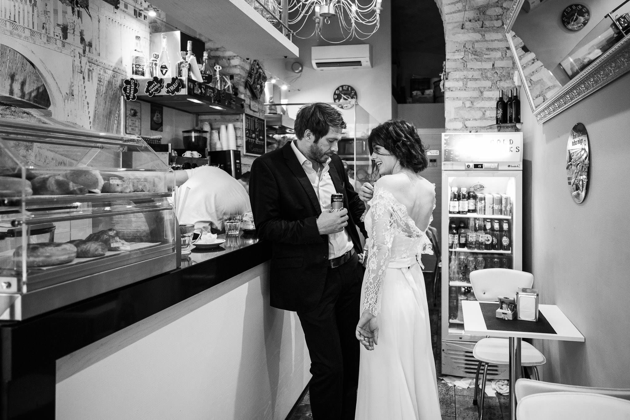 Ernst Merkhofer Exclusive, Fotograf, Rom , Exlusive, Signature Shot, Ernst Merkhofer, Pärchen, junges Paar, Foto Session, Photo Shoot, Staircase, Love, Portraits, Portrait, Rome, sw, bnw,