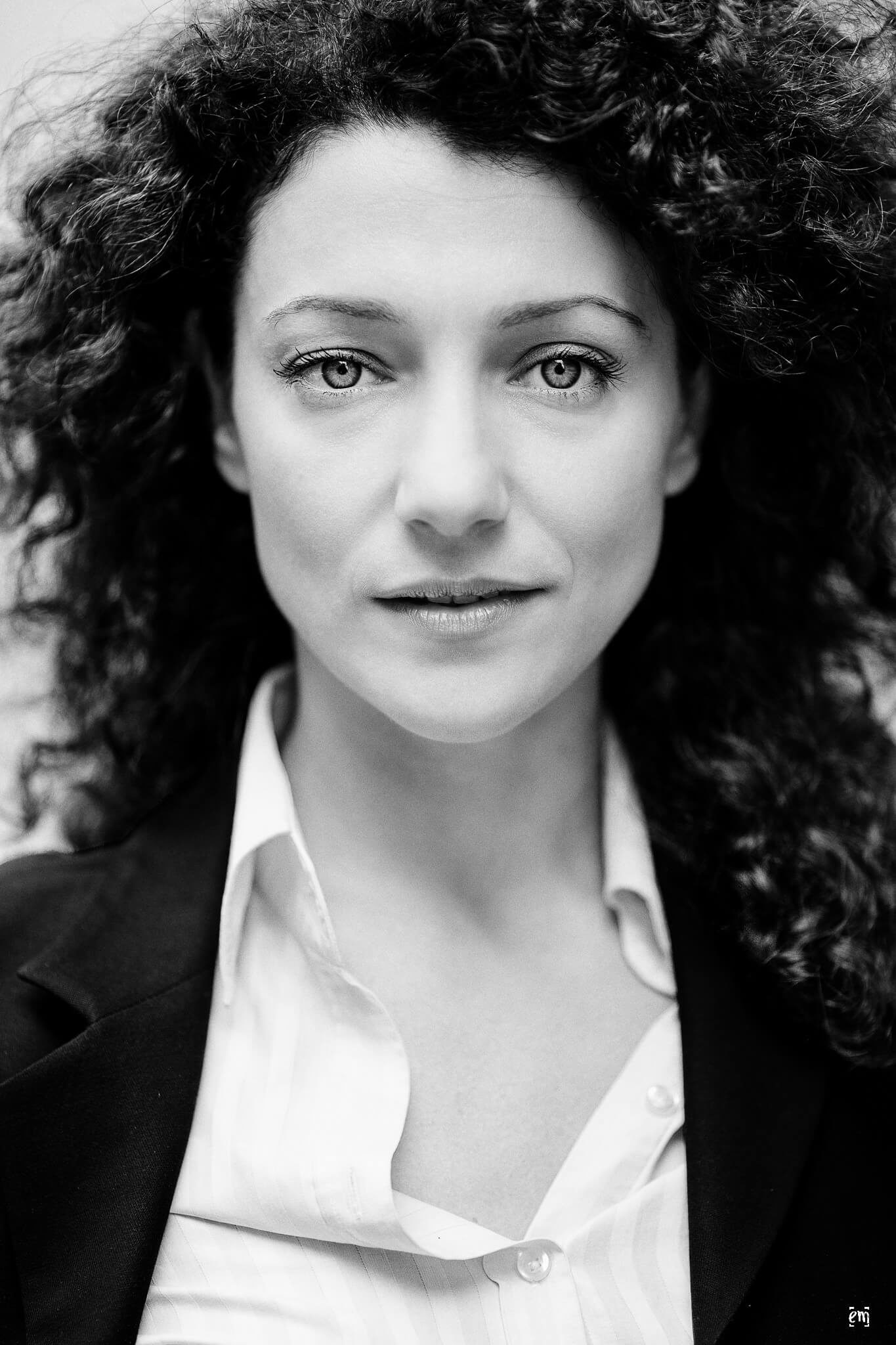 Frauenportrait, sw, Ernst Merkhofer, Home, Portrait, Portraits, schwarz-weiss,