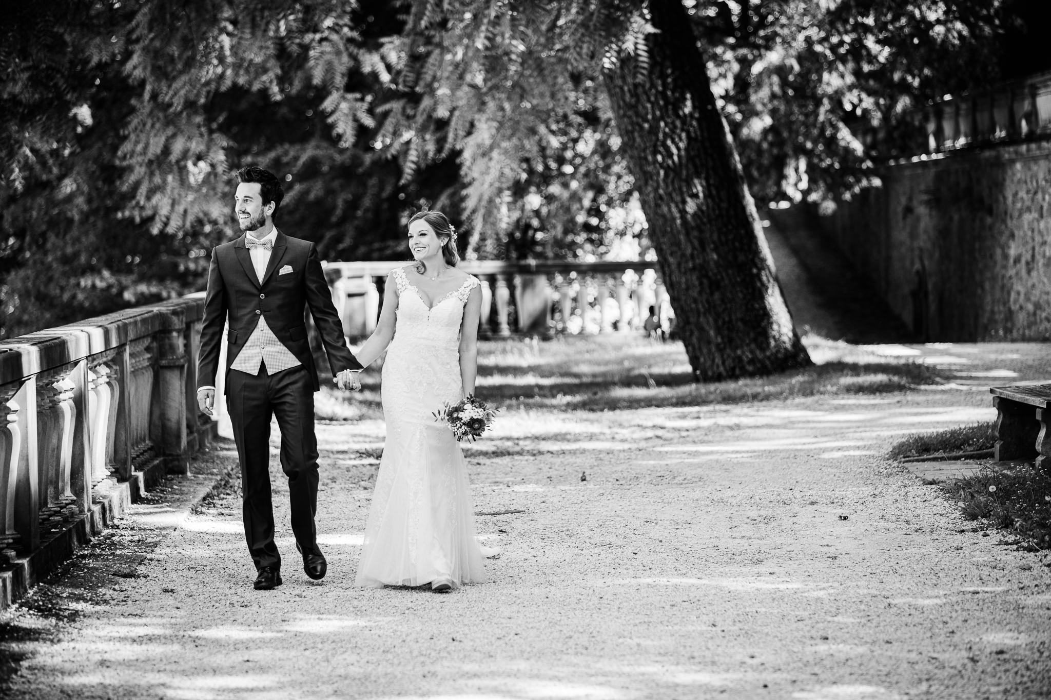 Saziergang eines Brautpaares im Schlossgarten von Heidelberg, After Wedding Session.